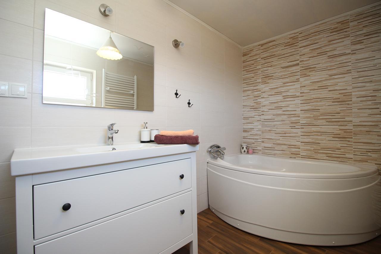 Villa Hrustika - Heated Pool, Jacuzzi & Sauna Gabonjin Εξωτερικό φωτογραφία